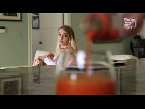 ❤️ ʻO ke kaikamahine wela me ka uʻi nui a me ka puʻu paʻa loaʻa ka moa mai ka loser, akā paʻakikī loa ❤️ Porno ma porn haw.pornoreino-com.ru ❌❤